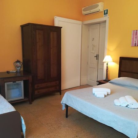 B&B A Due Passi Dal Mare Scilla Buitenkant foto