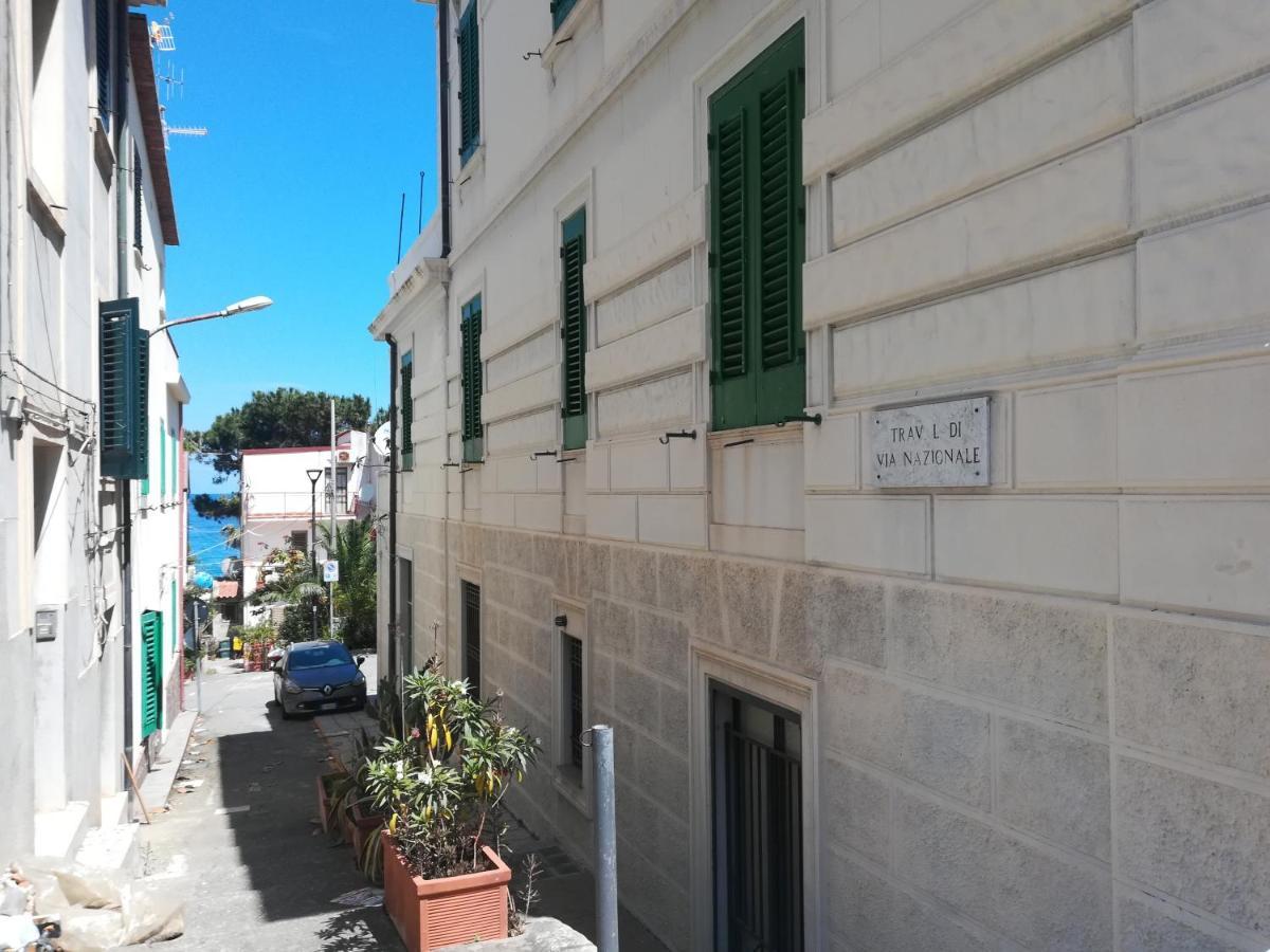 B&B A Due Passi Dal Mare Scilla Buitenkant foto