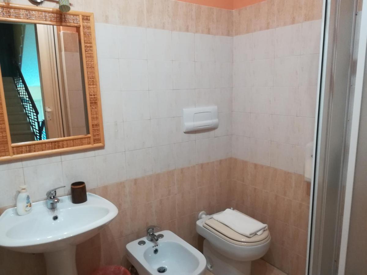 B&B A Due Passi Dal Mare Scilla Buitenkant foto